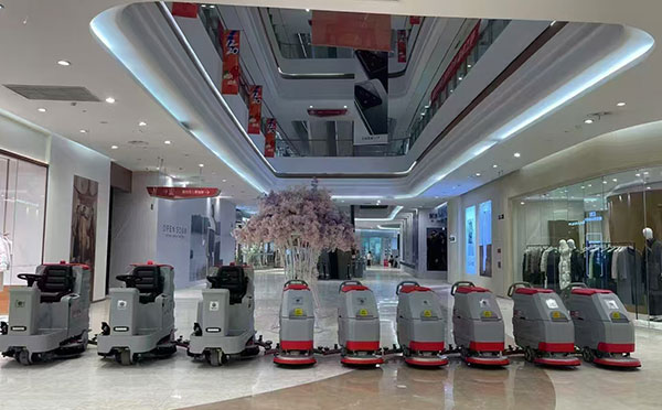 商场谢通门洗地机交机展示现场